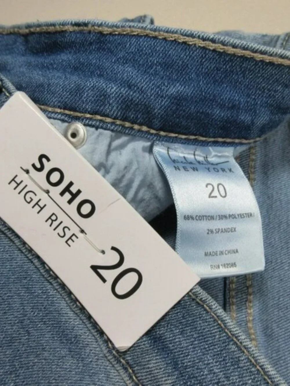 Nicole Miller womens medium Soho high raw hem stretch jean shorts 20 NWT